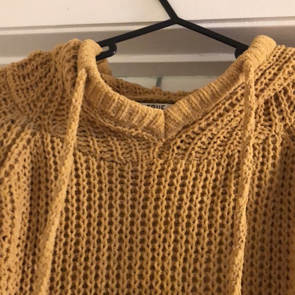 True Craft Mustard knit sweater- size L- has hood- NWT - Picture 4 of 5